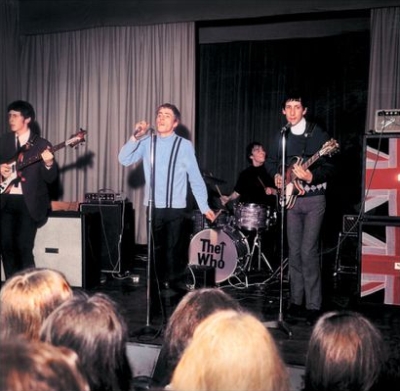 Precursor to the actual “Marshall” stack, Pete stacks a blonde ’64 Fender Bassman head on two Marshall 4×12 cabinets with British flag “grills” in late 1965.