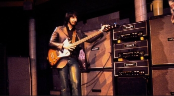 Ca. Spring 1971, Young Vic, with last uses of the Hiwatt rig, and first uses of the 1965–69 sunburst Gibson Thunderbird IV (“Non-Reverse”-style).