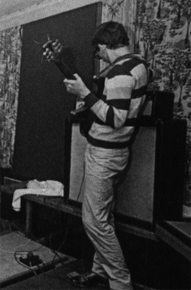 Ca. 1964, at the Railway Hotel, Fender Pro head on top of early Marshall 4×12.