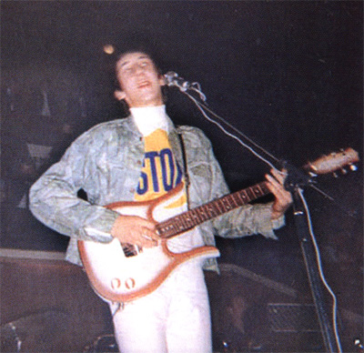 September 1965, with Danelectro Longhorn Guitarlin.