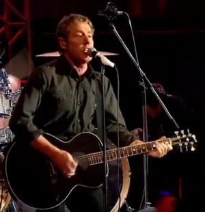 29 Oct. 2006, at The Roundhouse, with Gibson Everly Brothers Flattop with black pick guard.